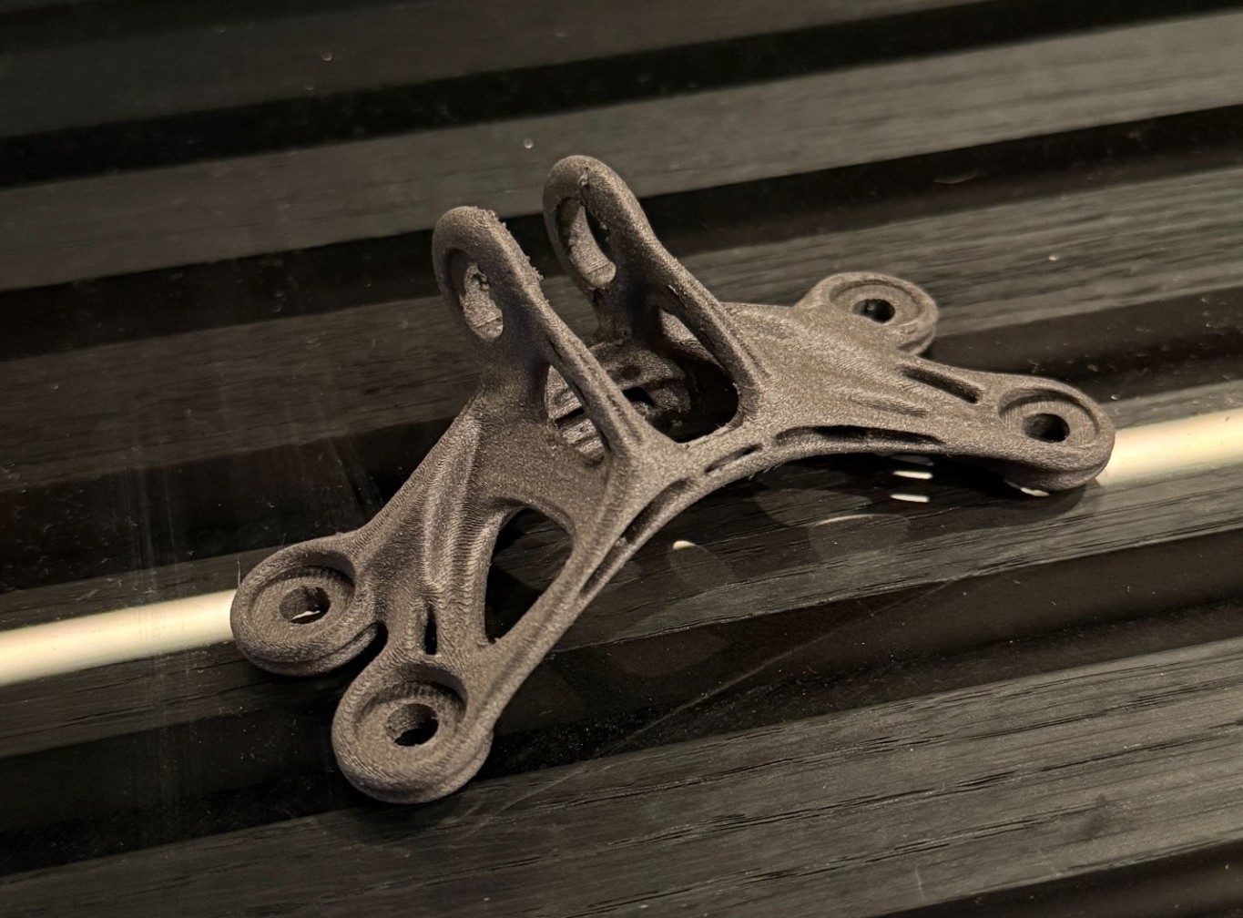 Topologieoptimiertes Bauteil als 3D-Druck umgesetzt