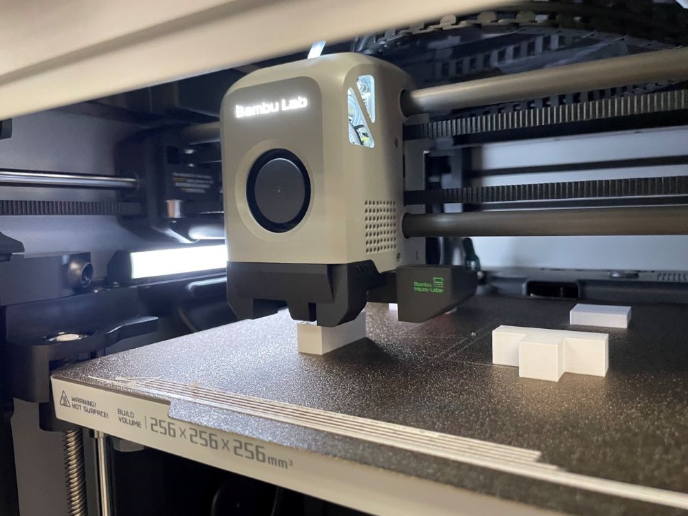 3D-Drucker beim Fertigen eines Bauteils